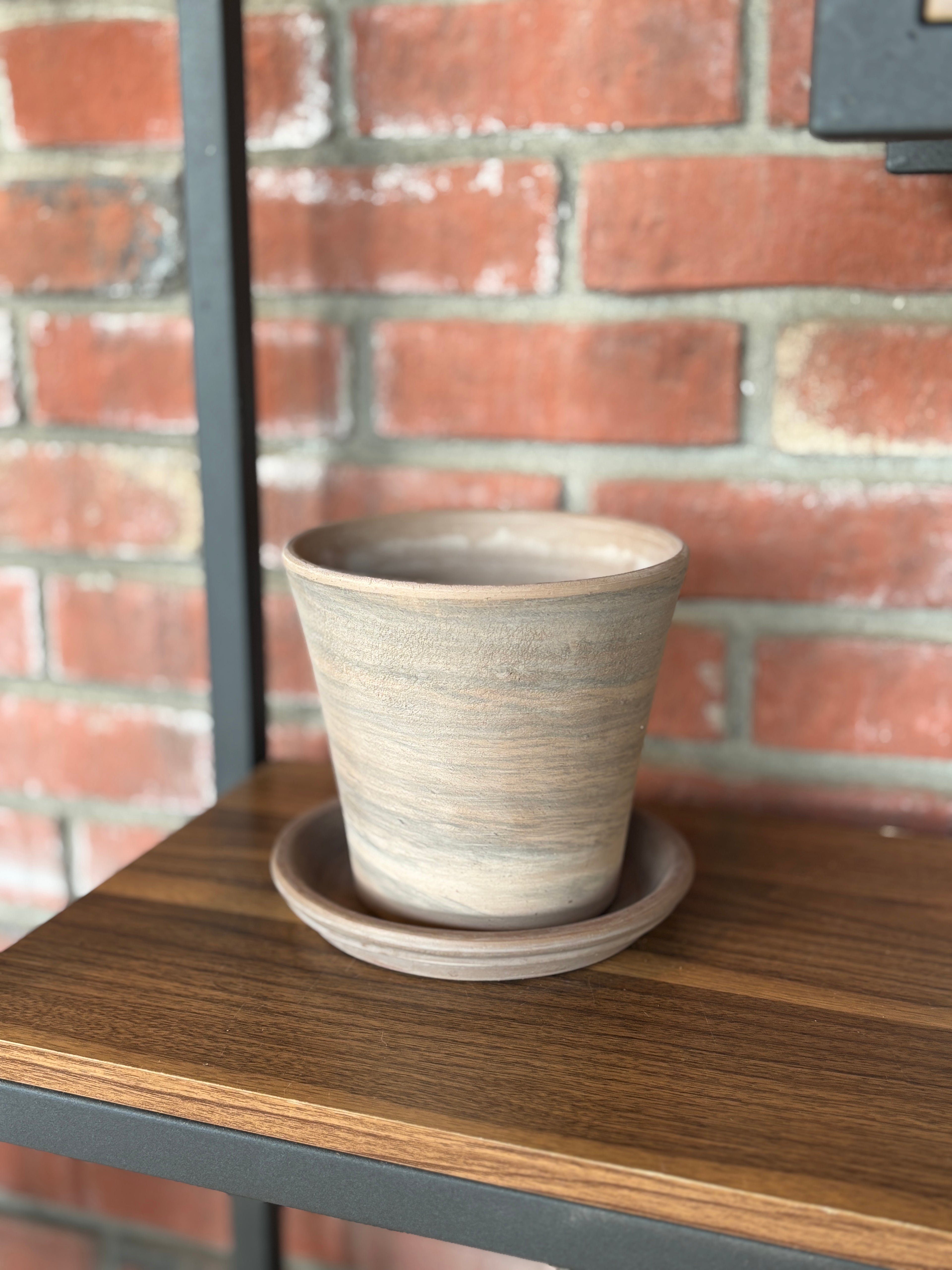 Vaso Black Striped Clay Pot 6"D X 5.7"H