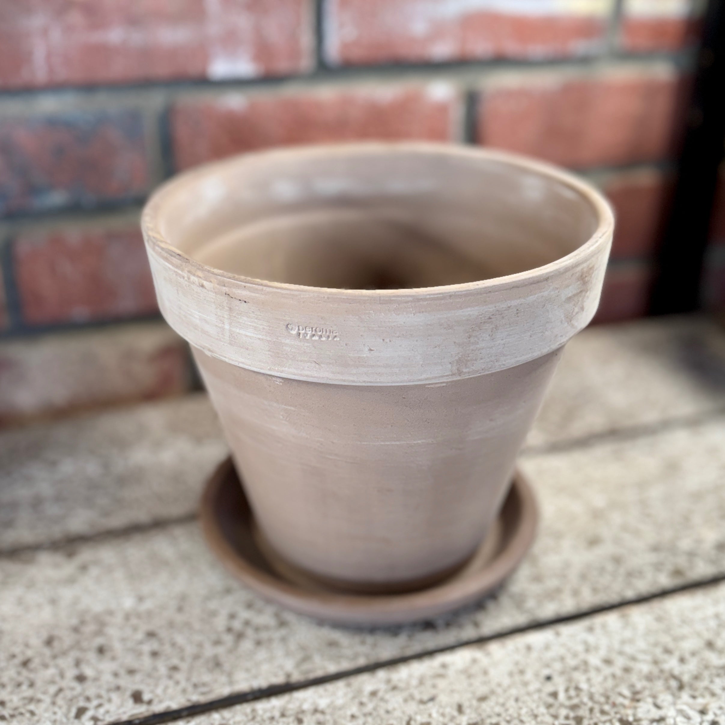7.5" Chocolate Standard Terracotta Pot