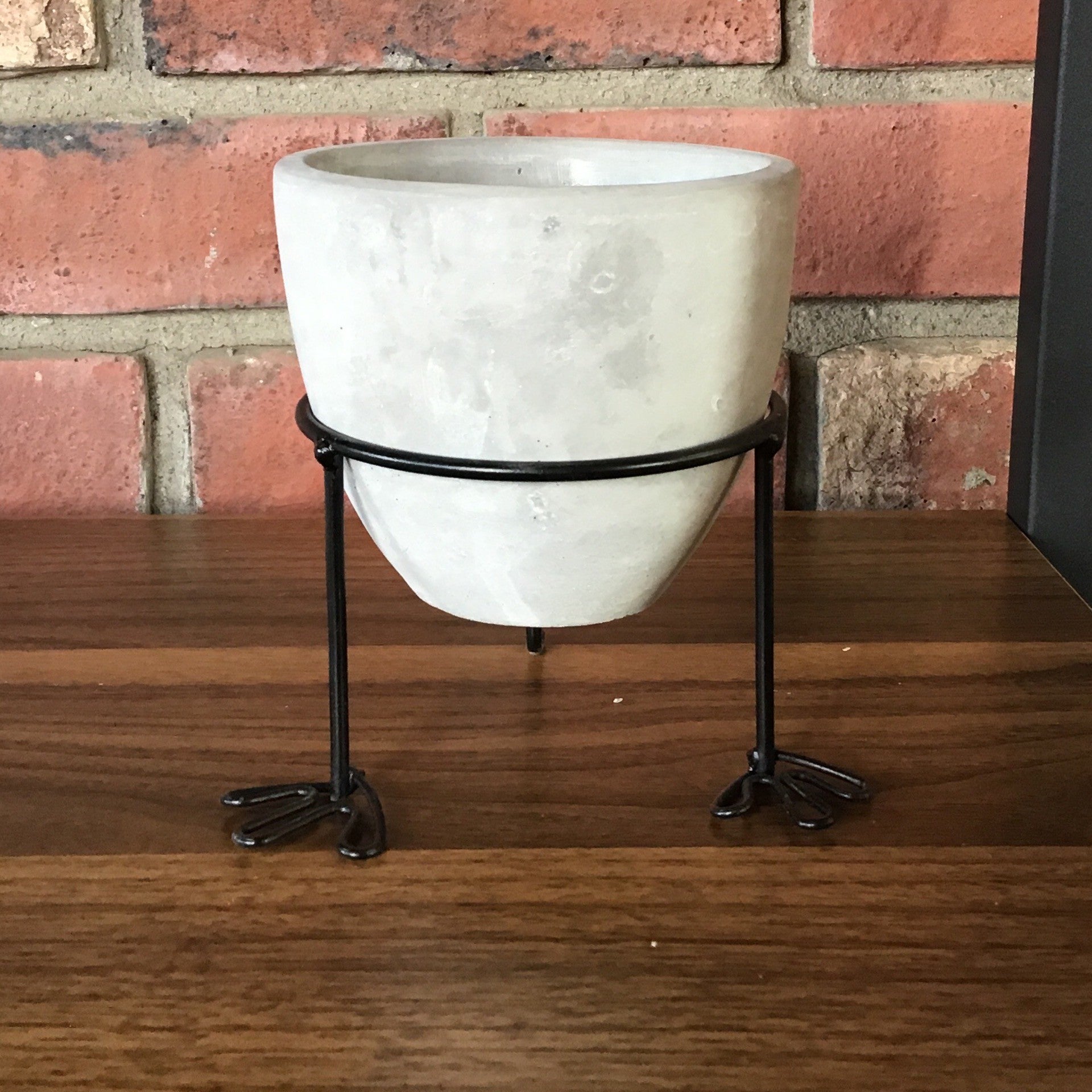 Lucky Feet Pot