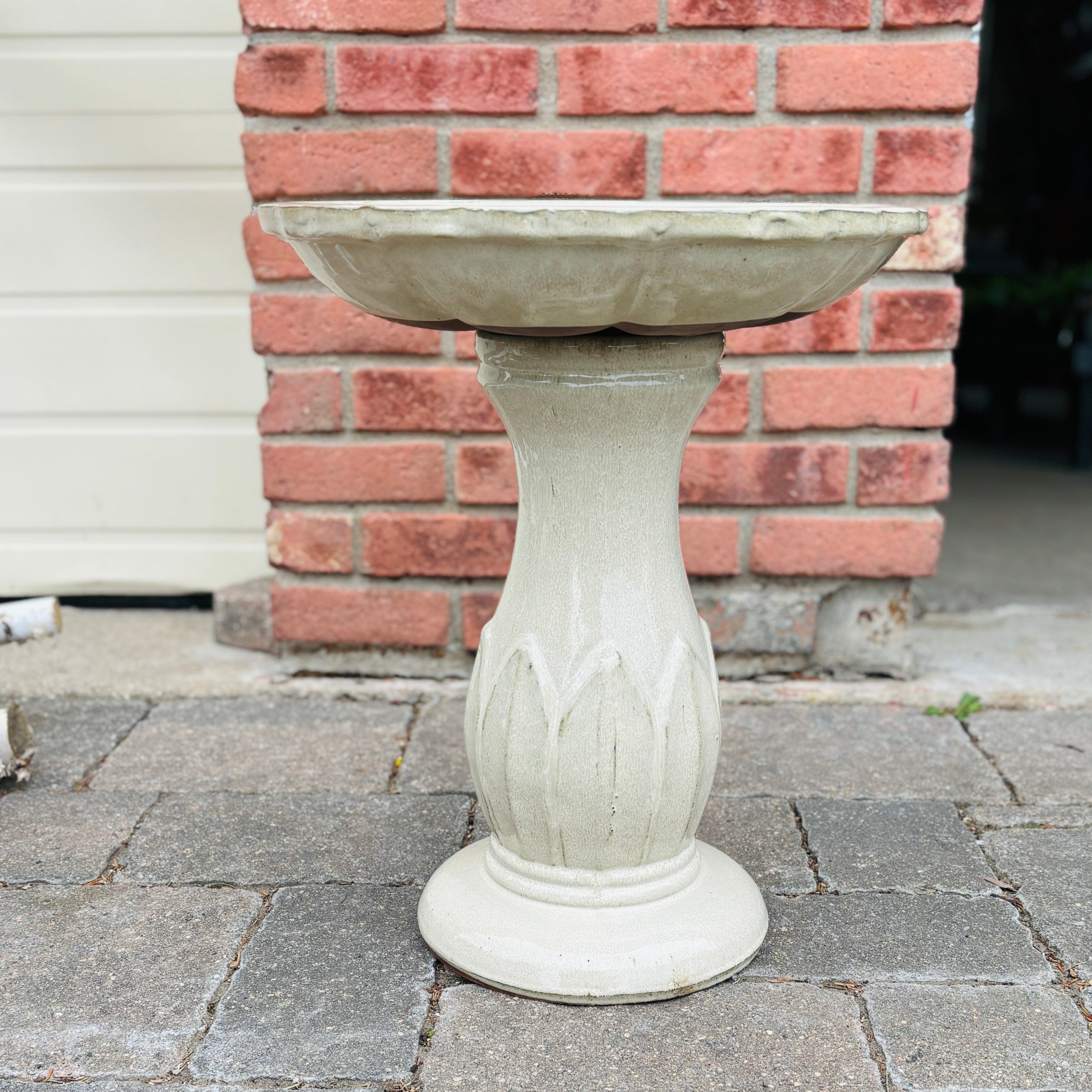 Frond Birdbath Beige